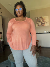 Load image into Gallery viewer, Curve Tee
