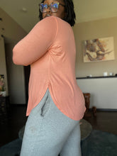 Load image into Gallery viewer, Curve Tee
