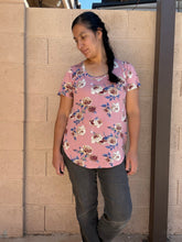 Load image into Gallery viewer, Curve Tee
