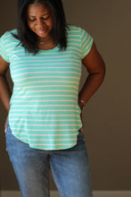 Load image into Gallery viewer, Curve Tee
