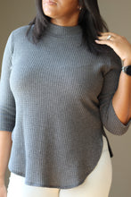 Load image into Gallery viewer, Curve Tee
